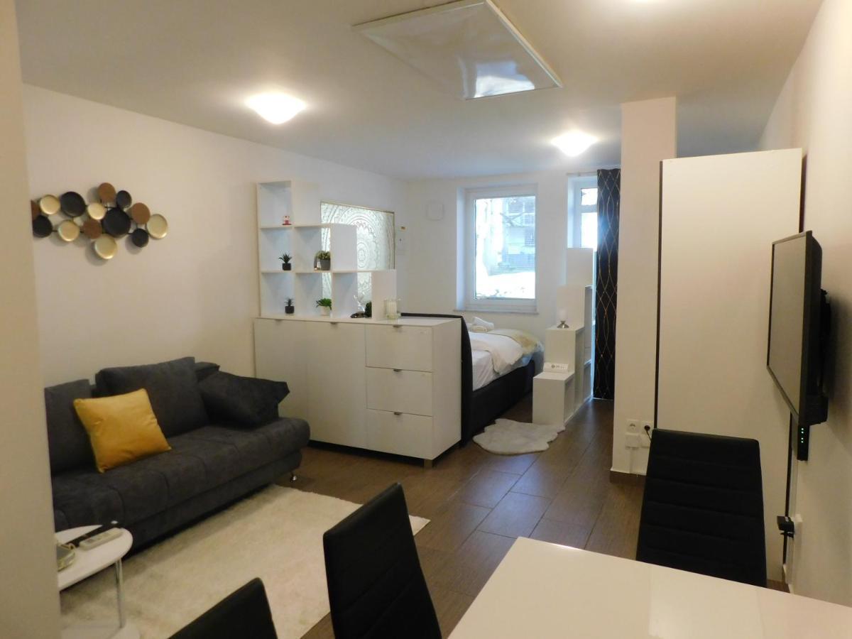 Modern Center Studio Under The Castle - Free Parking Apartment Ljubljana Ngoại thất bức ảnh